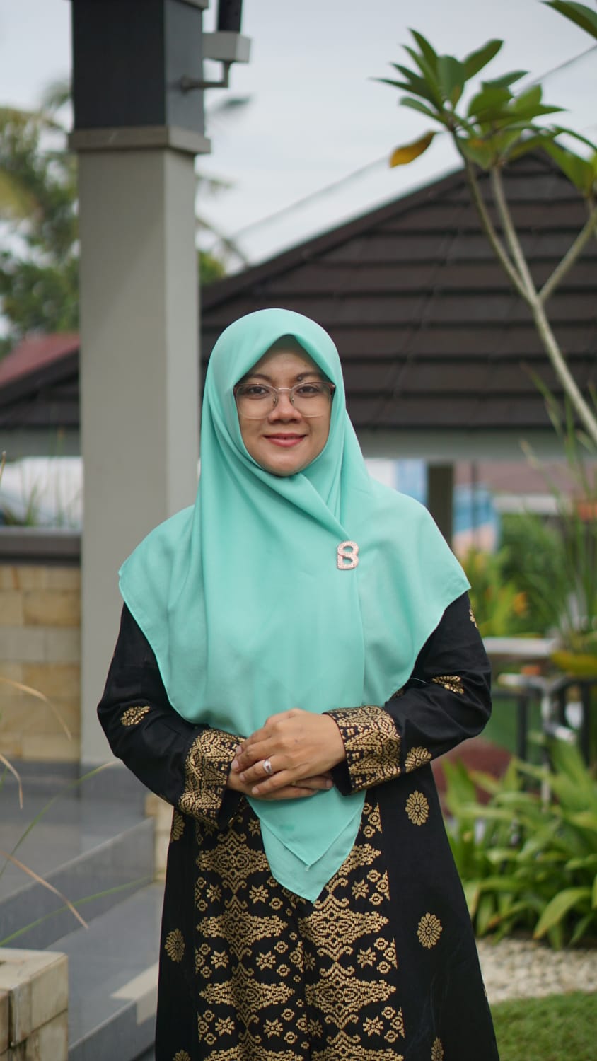 Surveinya Melejit kejar Alfedri, DR Afni : Tetap Berdemokrasi dengan Sehat dan Riang Gembira